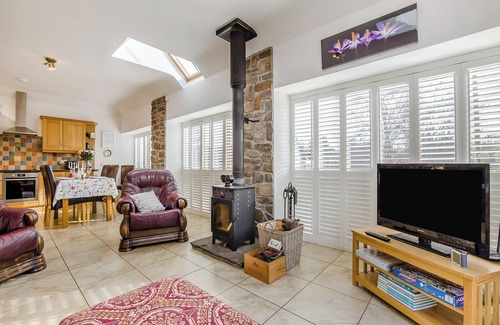 Murthill Cottage | 2 bedroom accommodation in Tealing, near Dundee