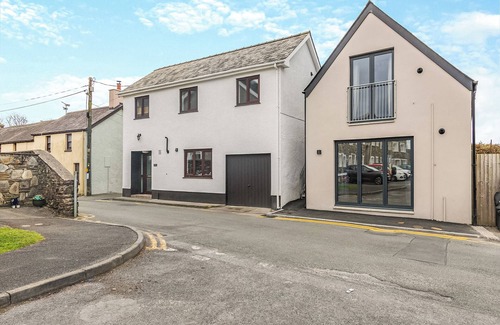 Narberth Apartment | 2 bedroom accommodation in Narbeth