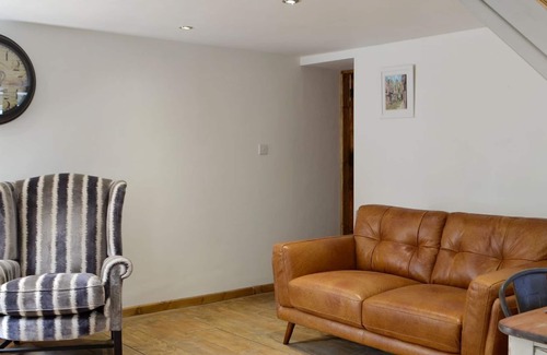 Mawr Cottage | 2 bedroom accommodation in Garnswllt, near Ammanford