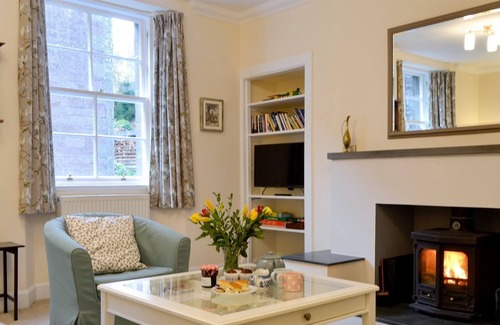 Alyth Cottage | 2 bedroom accommodation in Alyth