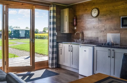 Withernsea Cottage | 2 bedroom accommodation in Hollym