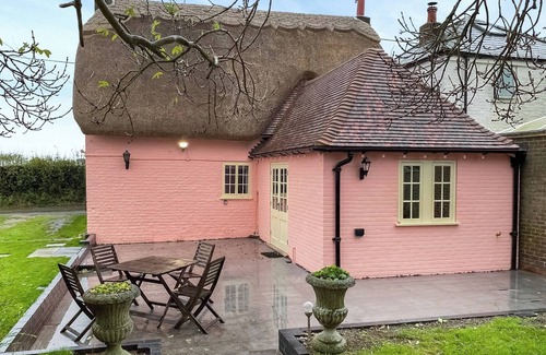 Deal Cottage | 2 bedroom accommodation in Ripple, near Deal