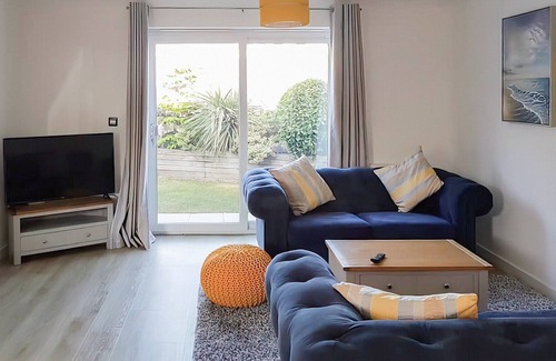 Lake Cottage | 2 bedroom accommodation in Lake, near Sandown