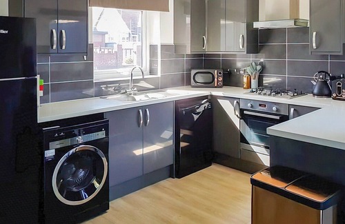 Lake Cottage | 2 bedroom accommodation in Lake, near Sandown