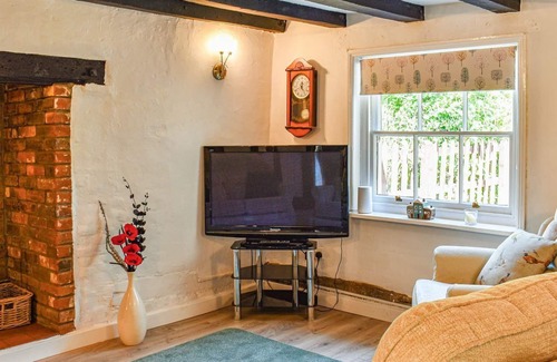 Occold Cottage | 2 bedroom accommodation in Occold, near Eye