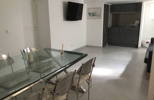 Beaulieu-sur-Mer Apartment | 2 bedroom apartment with Air Conditioning, pretty private garden.