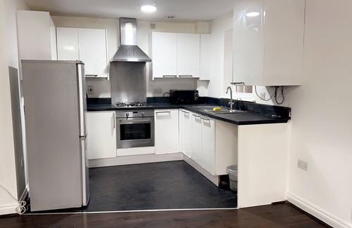 Cheetham Hill Apartment | 2 bedroom apartment with free parking & WIFI