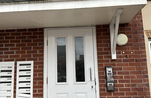 Cheetham Hill Apartment | 2 bedroom apartment with free parking & WIFI