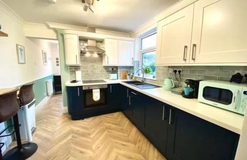 Southend-on-Sea House | 2 Bedroom Apartment with Garden, Close to Beach