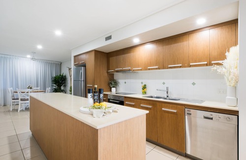 Airlie Beach Apartment | 2 Bedroom Apartment in the heart of Airlie Beach with beautiful water views.