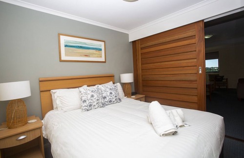 The Entrance Hotel | 2 Bedroom Apartment at the Oaks Resort