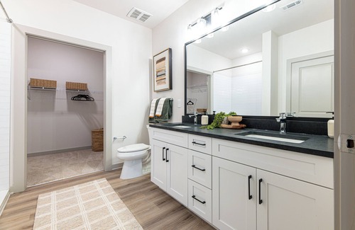Knoxville Apartment | 2 Bedroom Apartment-Across the River from Neyland Stadium