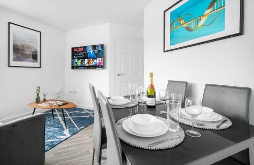 Cradley Heath Apartment | 2 Bedroom Apartment - Off-Street Parking - Wifi - Netflix - 54C