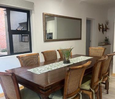 Waverley Apartment | 2 Bedroom Apartment in Waverley, Bloemfontein