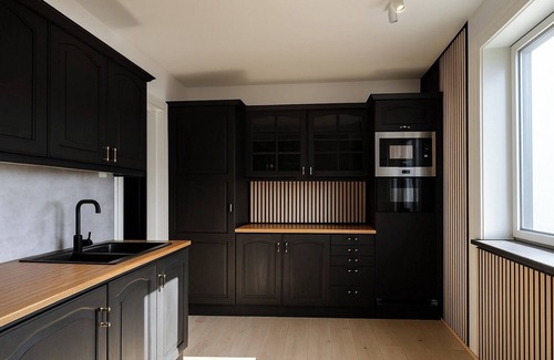 Gamle Oslo Condo | 2 Bedroom Apartment in Helsfyr, Oslo, Ideal for Long & short Stays ,free parking