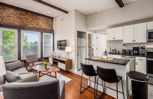 Downtown Columbus Apartment | 2-bedroom apartment in wakable German Village