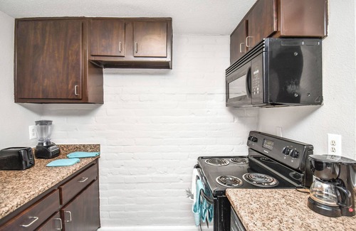 Greenway Plaza-Upper Kirby Apartment | 2 Bedroom Apartment in Central Houston