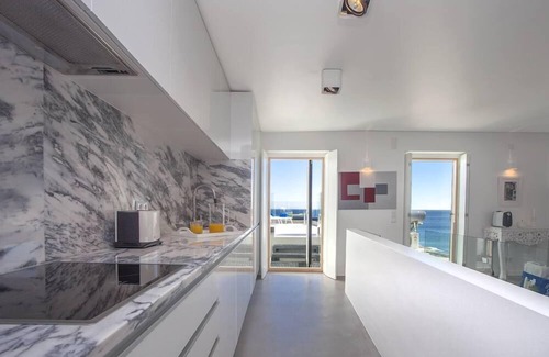 Sesimbra Apartment | 2 bedroom apartment Street with amazing sea views