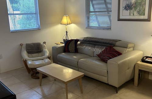 Captiva Apartment | 2 Bedroom Apartment - Steps to the Beach