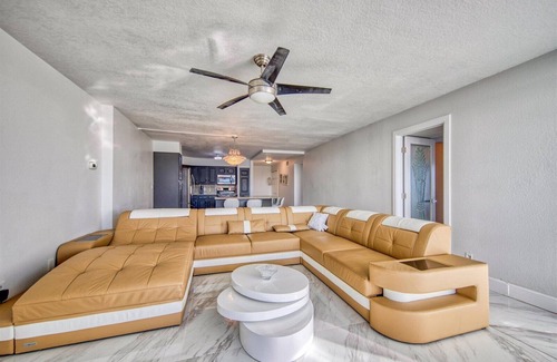 Clearwater Beach Apartment | 2-bedroom apartment in amazing Clearwater with AC