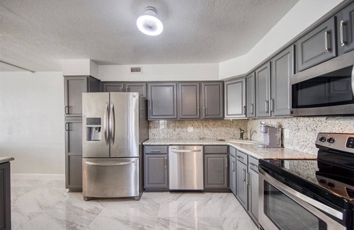 Clearwater Beach Apartment | 2-bedroom apartment in amazing Clearwater with AC