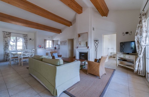 La Motte Apartment | 2 BEDROOM APARTMENT WITH TERRACE (N°523)