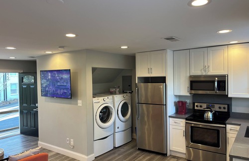 Optimist Park Apartment | 2-Bedroom Apt1- 2 mins to Uptown Charlotte