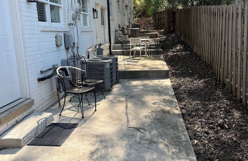 Optimist Park Apartment | 2-Bedroom Apt1- 2 mins to Uptown Charlotte