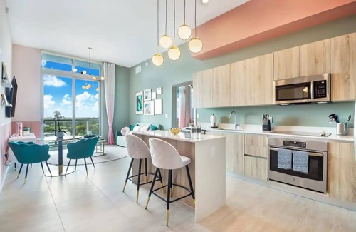 Northeast Miami Condo | 2 Bedroom Art Deco Penthouse in Design District