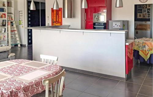 Sauvian Apartment | 2 Bedroom Awesome Apartment In Sauvian