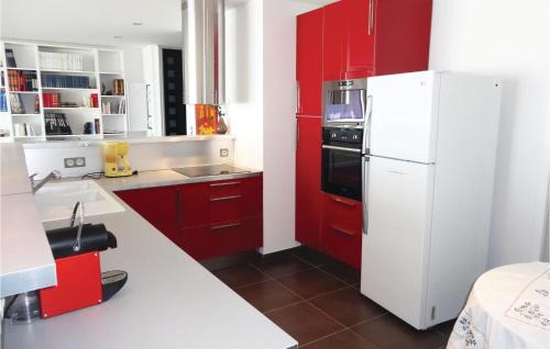 Sauvian Apartment | 2 Bedroom Awesome Apartment In Sauvian