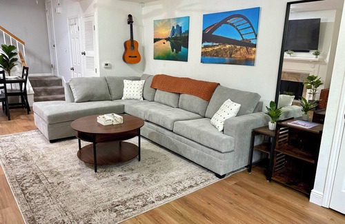 West Campus Condo | 2-bedroom beautiful West Campus Austin condo