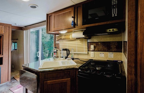 Carling House | 2-bedroom Camper Trailer Cottage #2