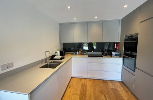 Bude Apartment | 2 Bedroom Canalside Apartment in Bude, Walking Distance to Sandy Beach and Town