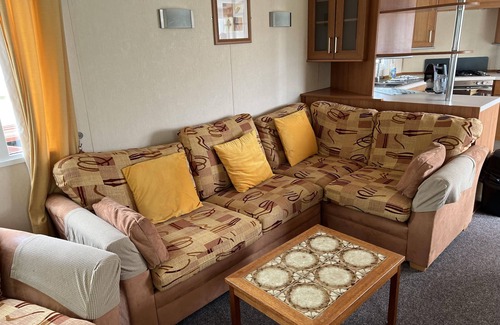 Heacham Ski Chalet | 2 bedroom caravan at heacham beach with decking