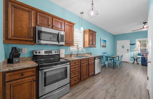 Myrtle Beach Cottage | 2 Bedroom Coastal Cottage 1 block to the beach