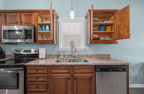 Myrtle Beach Cottage | 2 Bedroom Coastal Cottage 1 block to the beach