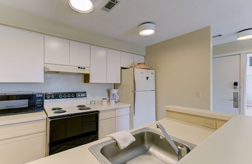 Acme Condo | 2 Bedroom Condo Golf Course Views 5166