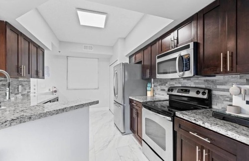 Aventura Condo | 2-bedroom condo in beautiful Aventura with AC, Swimmimg pool and fitness room