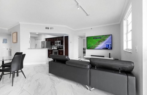 Aventura Condo | 2-bedroom condo in beautiful Aventura with AC, Swimmimg pool and fitness room