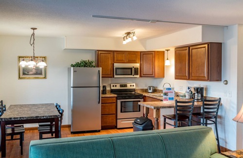 DuBois Condo | 2 Bedroom Condo in Lakeside Resort Community (1 King & 2 Queen Beds)