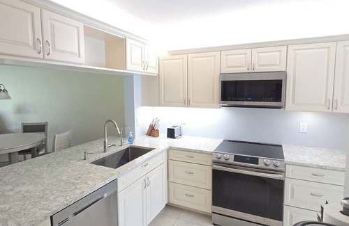 Lely Golf Estates Condo | 2-bedroom condo in Naples. Close to Marco Island, Naples Pier and the Everglades