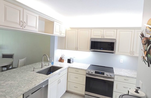 Lely Golf Estates Condo | 2-bedroom condo in Naples. Close to Marco Island, Naples Pier and the Everglades