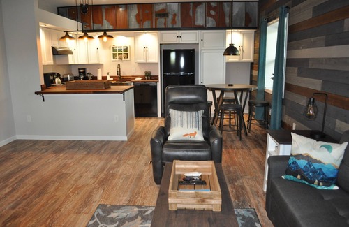 Fayetteville Condo | 2-Bedroom Condo in the Heart of the Gorge!