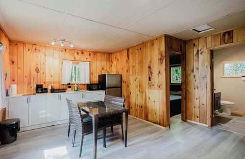 Carling House | 2-Bedroom Cottage #6 - Sand Bay