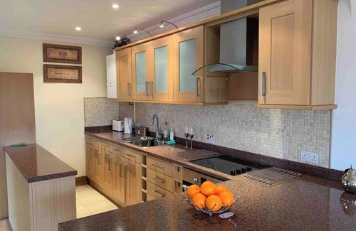 Rye Foreign Cottage | 2-Bedroom Cottage with 2 Ensuites - Sleeps 6, Wifi