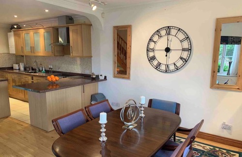 Rye Foreign Cottage | 2-Bedroom Cottage with 2 Ensuites - Sleeps 6, Wifi
