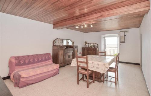 Pietranera Apartment | 2 Bedroom Cozy Apartment In Pietranera