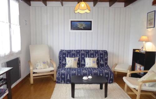 Anneville-sur-Mer House | 2 Bedroom Cozy Home In Anneville Sur Mer