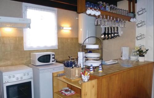 Anneville-sur-Mer House | 2 Bedroom Cozy Home In Anneville Sur Mer